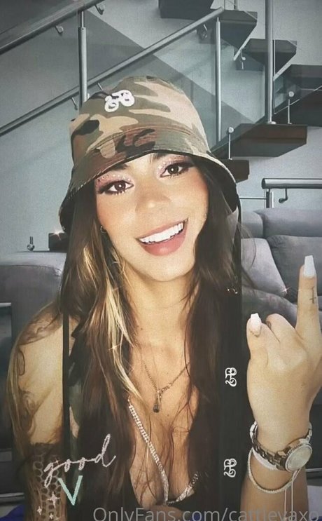 cattleyaxo naked star picture