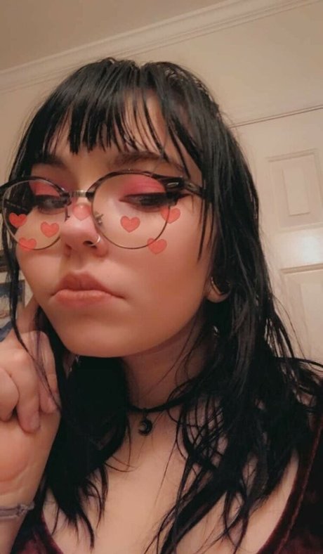 beelzebubsuwu pretty actress pic