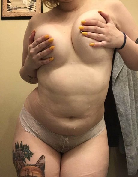 beelzebubsuwu sexy model img