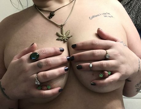 voluptuous cooper nude star picture