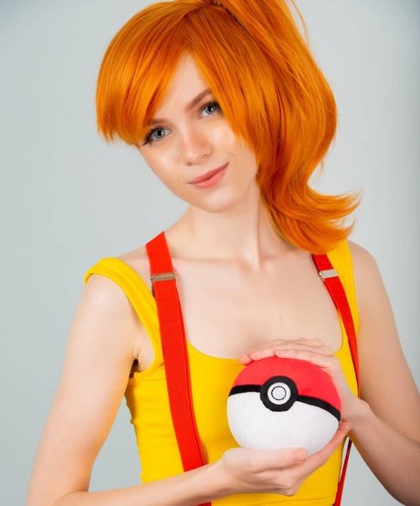 MoonLadyTay sexy actress gallery