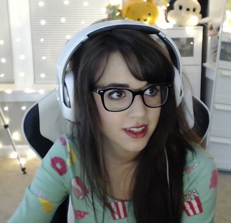 Deernadia erotic actress images