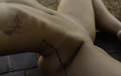 Nevaehtae model sexy picture