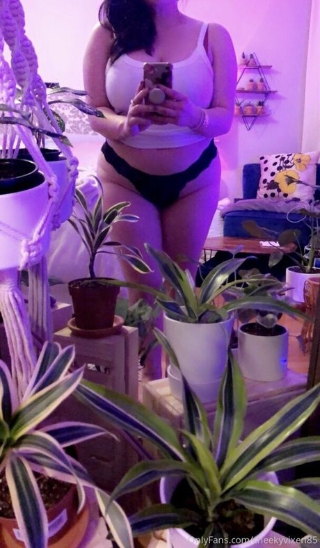 cheekyvixen85 hot model pictures