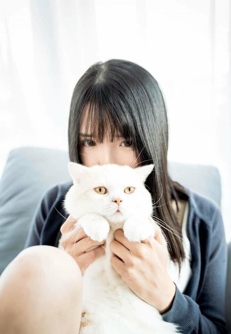 pikiichu naked model galleries