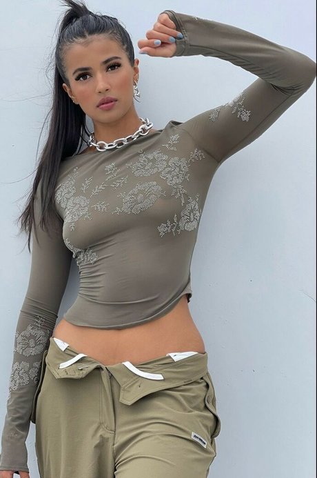 Ambraguiotto sexy pornstar img