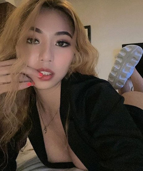 laurieb 69 naked actress pic