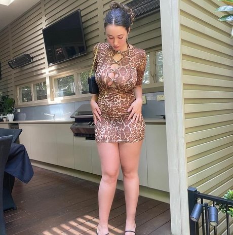 Issy H star naked image