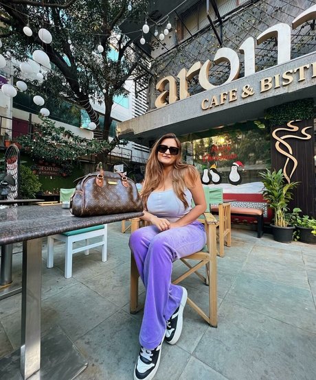 Sonali Malhotra pornographic actress picture