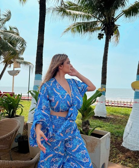 Sonali Malhotra naked star pictures