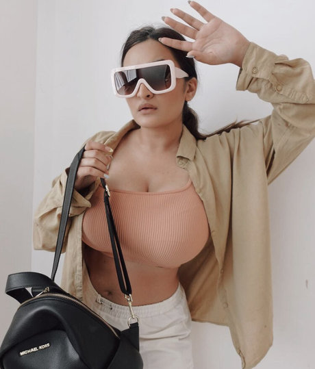 Sonali Malhotra best model pics