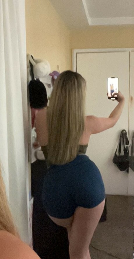 Gisselle Next Door exclusive actress image