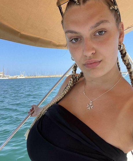 Nell H star art pics