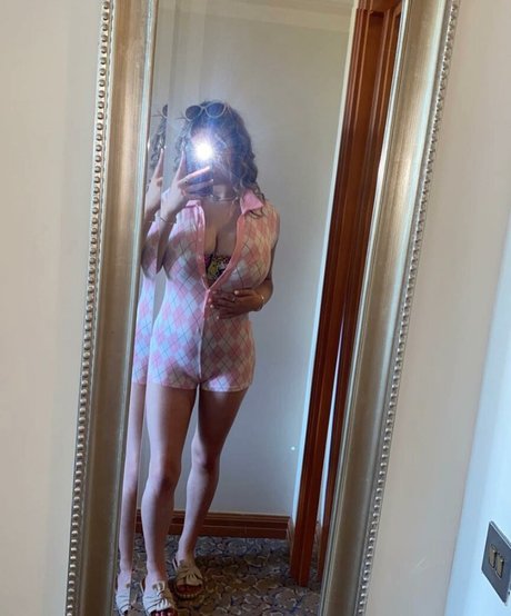 Nell H sexy pornstar photos