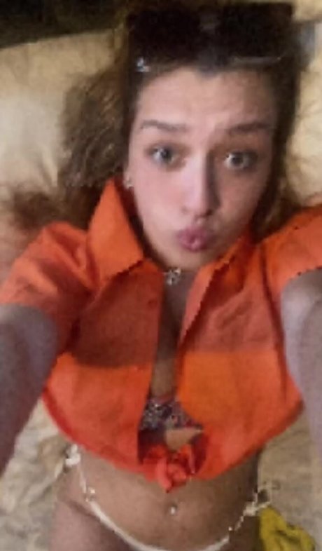 Nell H model exclusive image