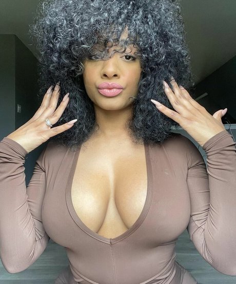 ashaughnfitness model beautiful images