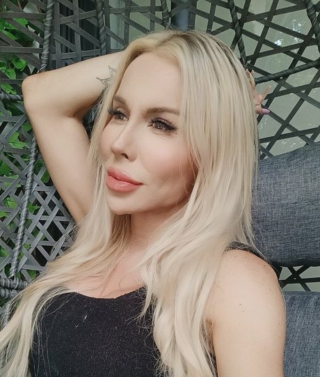 Marissa Minx erotic pornstar pic