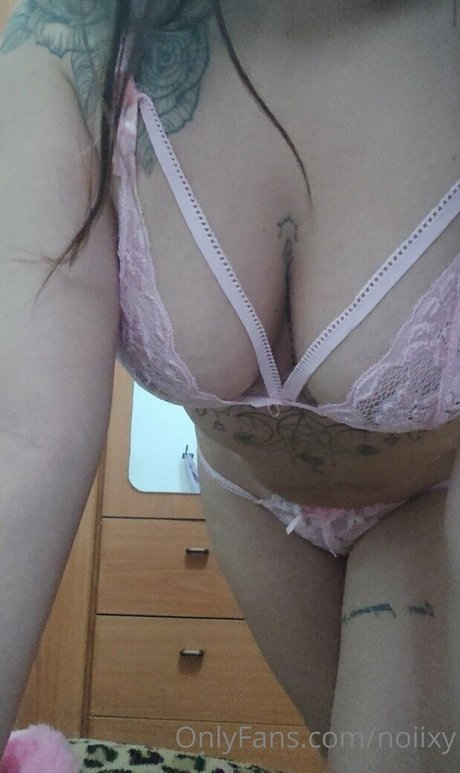noiixy pornstar nudes pics