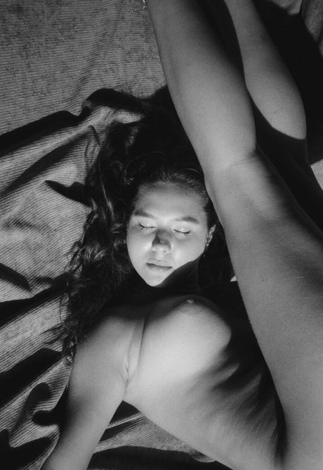 Mpalamarcuk model nude pics