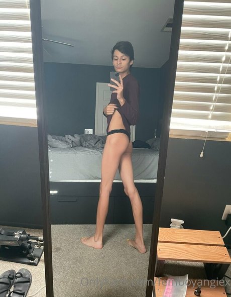 femboyangiesfeet model sexy picture