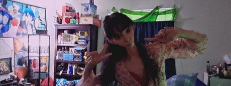 Monimusume erotic model photo