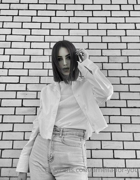 amelia for you beautiful star pics