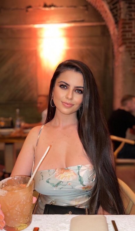 Victoria Boiadgieva model hd pics