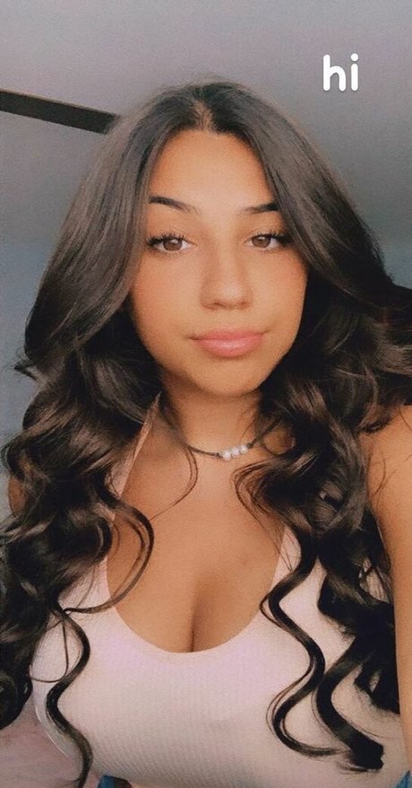 Emma P xxx model photo