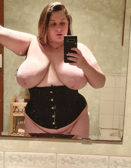 confusedboobs model pretty pics