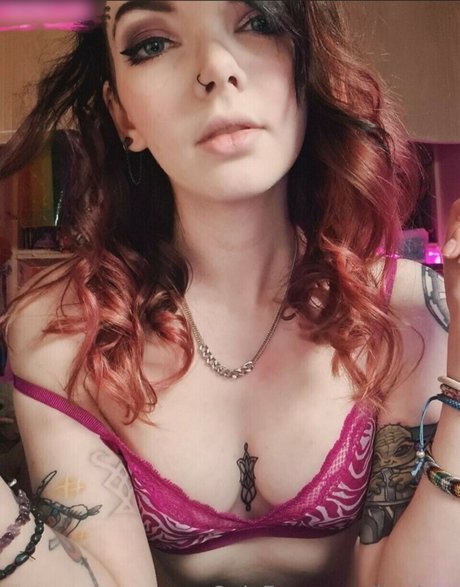 Louise Julie star exclusive galleries