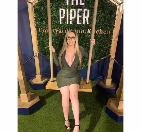 Sophie Defoe adult actress galleries