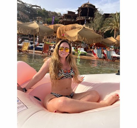 Sophie Defoe model naked galleries