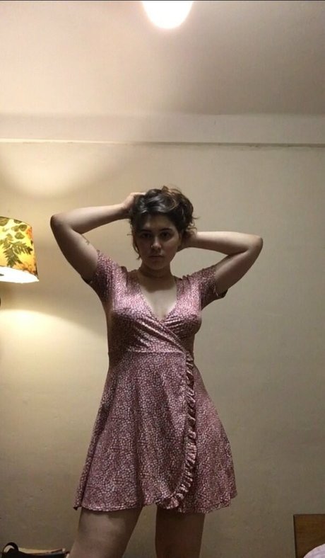 twitterhouse nude actress picture