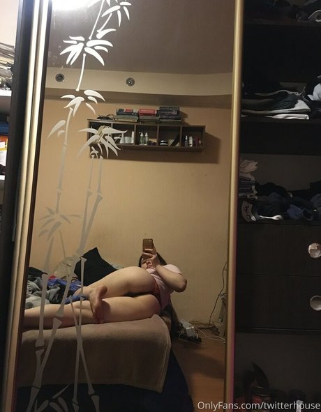 twitterhouse erotic actress gallery