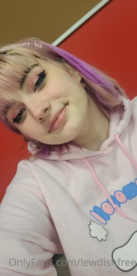 lewdishfree pornstar naked picture