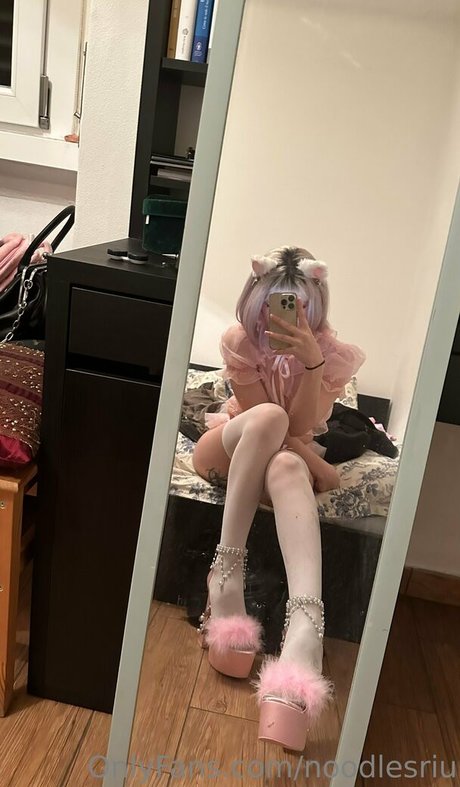 noodlesriu xxx model pic