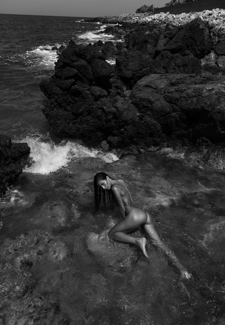 ohhmilky model pretty picture