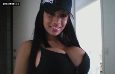 Julia Abenes beautiful actress pics