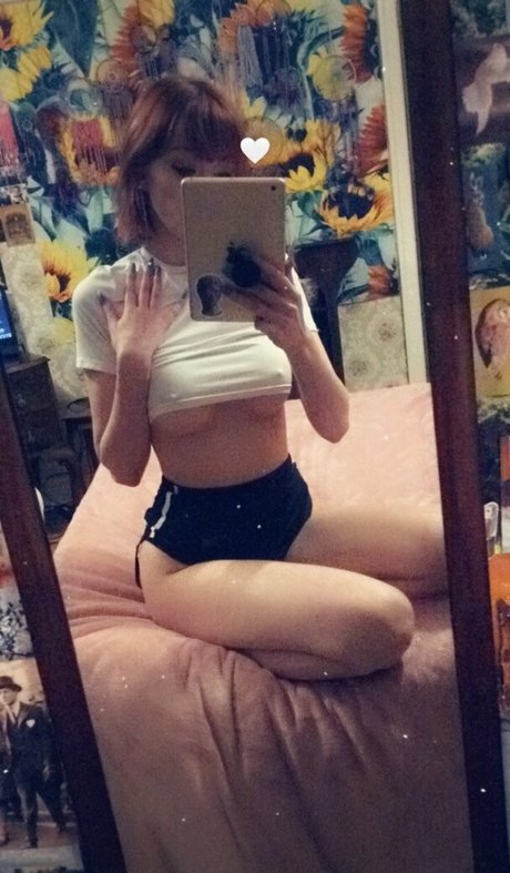 denriundies erotic model img