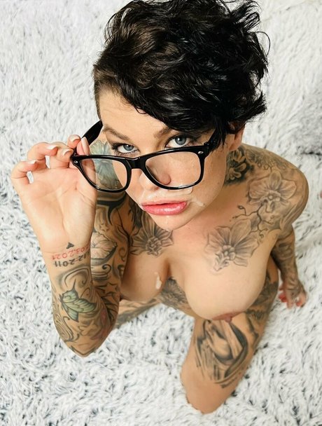 Merry4Fun exclusive star pics