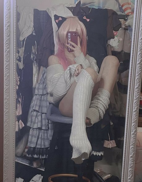 siokaratako model nudes picture