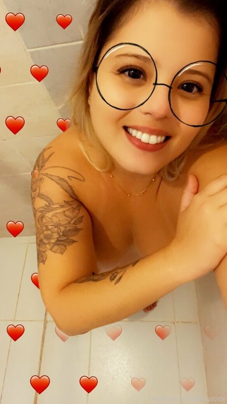 Fah Suicide pretty actress images