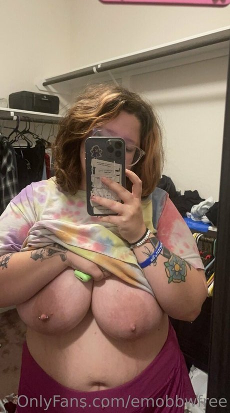 emobbwfree model nudes picture