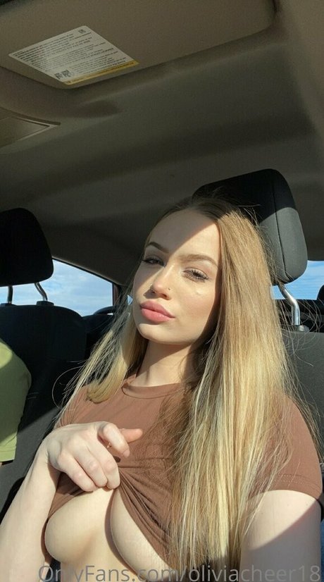 oliviacheer18 pornstar naked images
