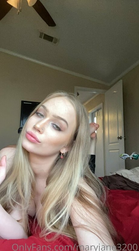 oliviacheer18 pretty model picture