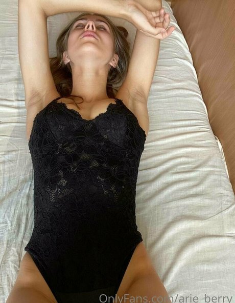 arie berry sex model archive