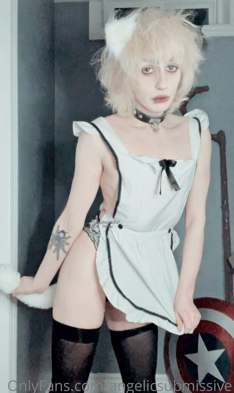 angelicsubmissive sex model img