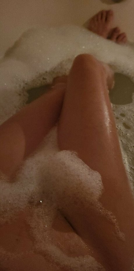 dezerai xxx actress photos