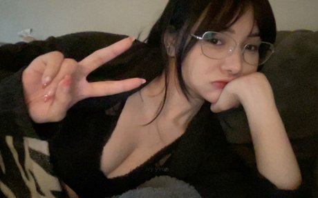 ivyyvon nudes model gallery