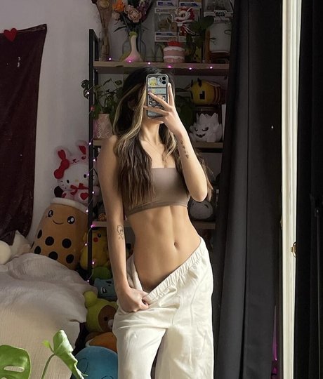 Derpdream sexy model image